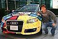 A. K. Shriver mit dem Audi RS4 Friendship Car, dessen Design der weltbekannte Neopop-Künstler Romero Britto für Best Buddies entworfenen hat.